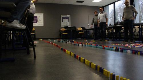 team-building-domino-4
